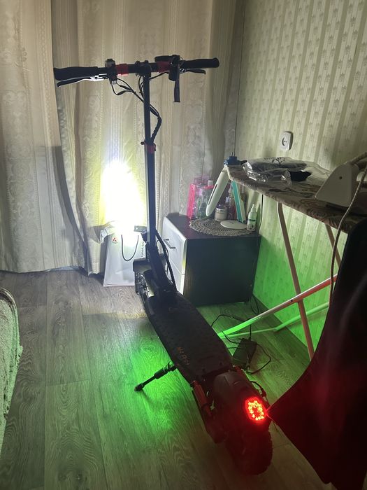 Продаю KUGO M4 PRO +
