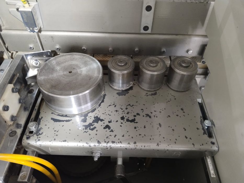 Кромкооблицовочный станок