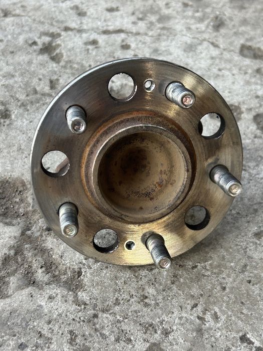 Подшипник в сборе с кореи оригинал kia k5 2012