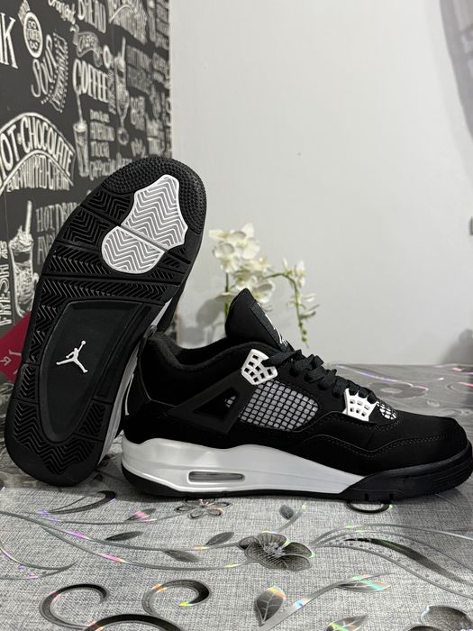 *LIVRARE GRATUITA* Jordan 4 Retro White Thunder !Verificare Colet!