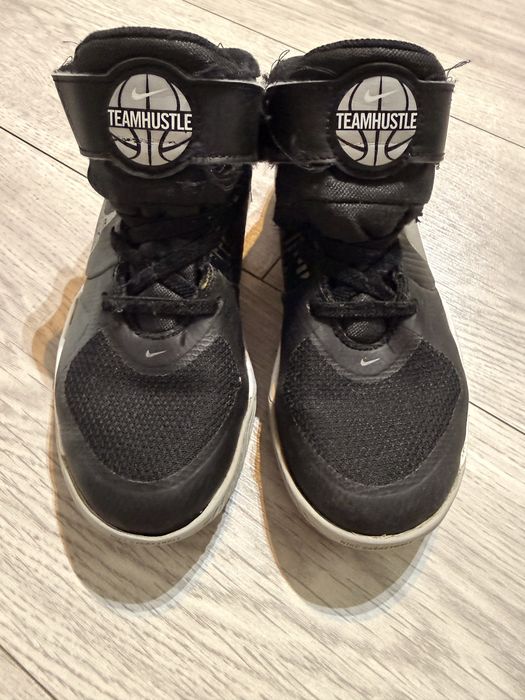 Nike 33 negru cu logo argintiu