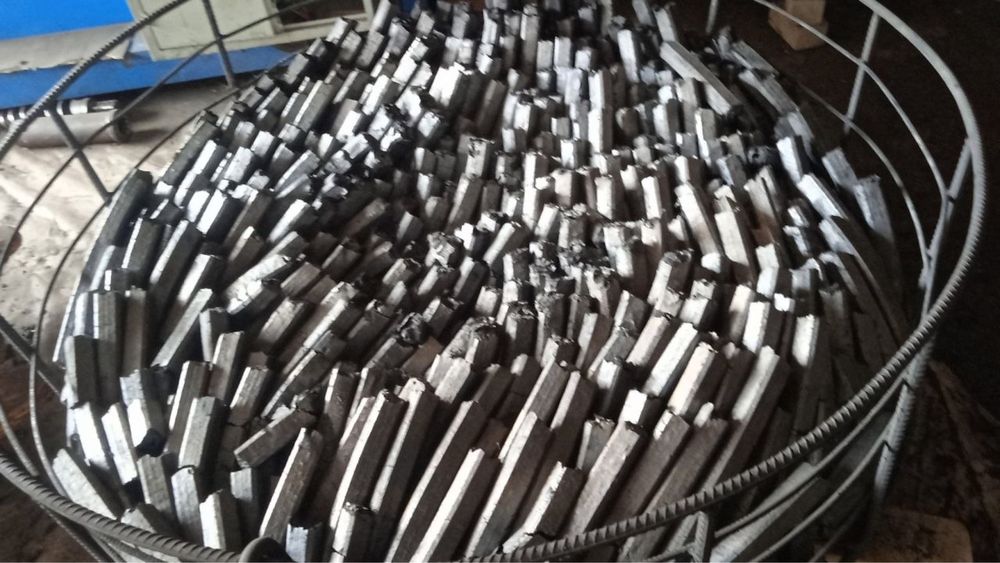 Древесный уголь в брикетах.