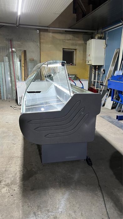 Vitrină frigorifica Pentru Mezeluri/Carne, Profesionala