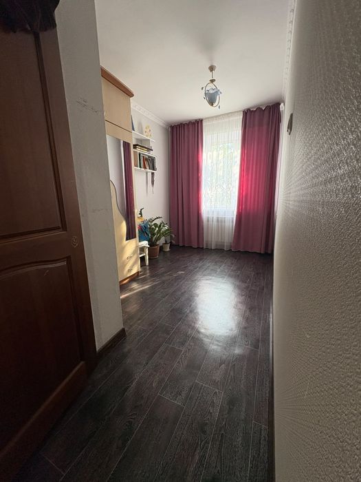 Продам 4х комнатную квартиру