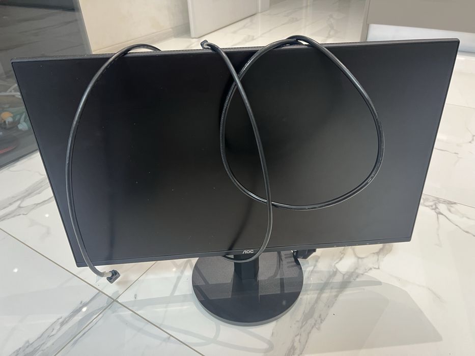 Гейминг монитор AOC на 100hz