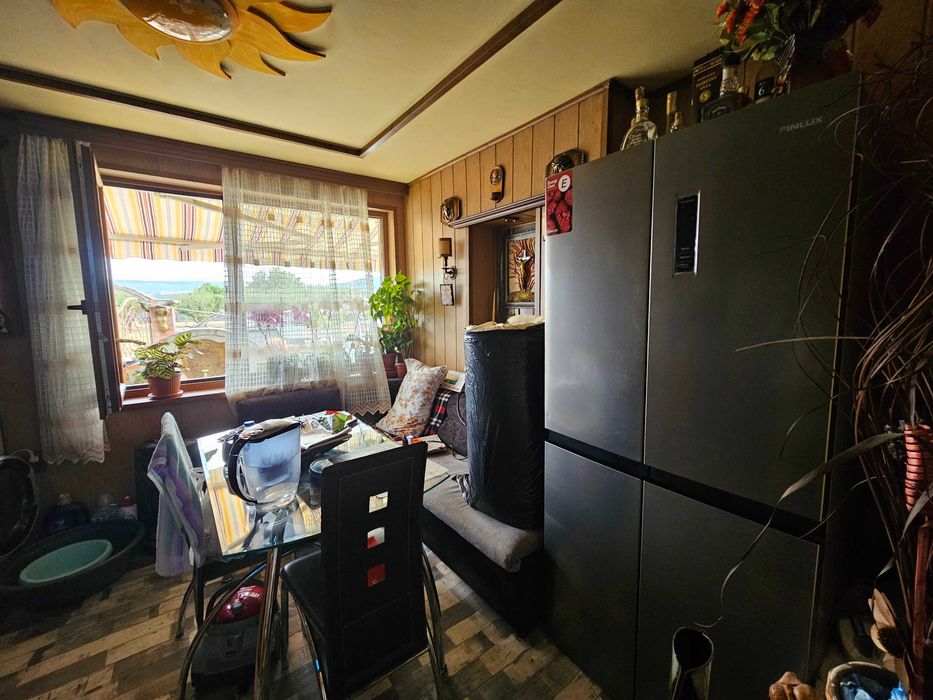 Къща в село Правда