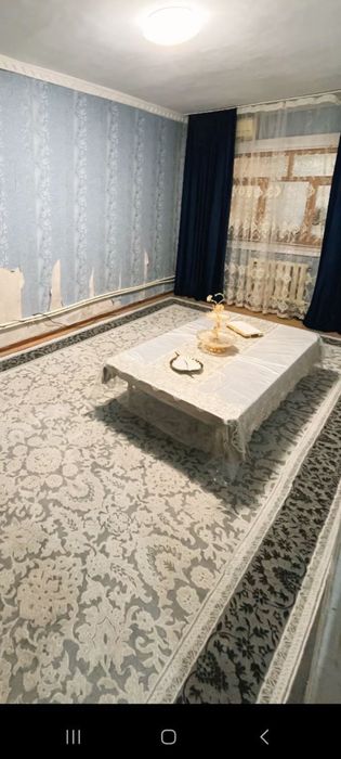 Срочно продаеться в чирчике 10 микрарайон