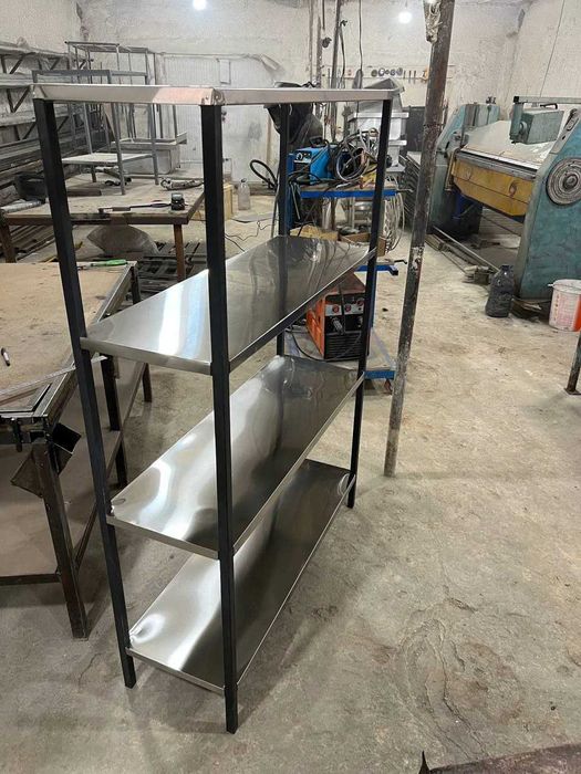 Stelaj iz prochnoh materyala Nerjaveka