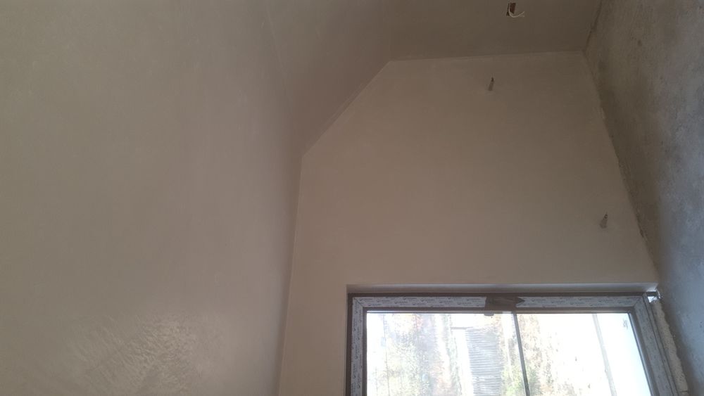 Execut tencuieli mecanizate