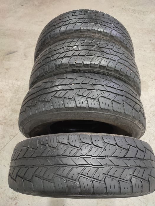 Продам комплект резины 235/75/15