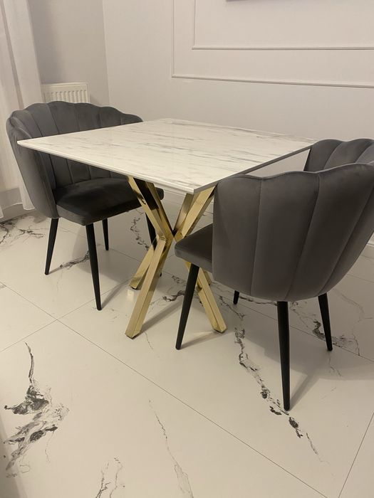 Set masa 80x80 cu 2 sau 4  scaune