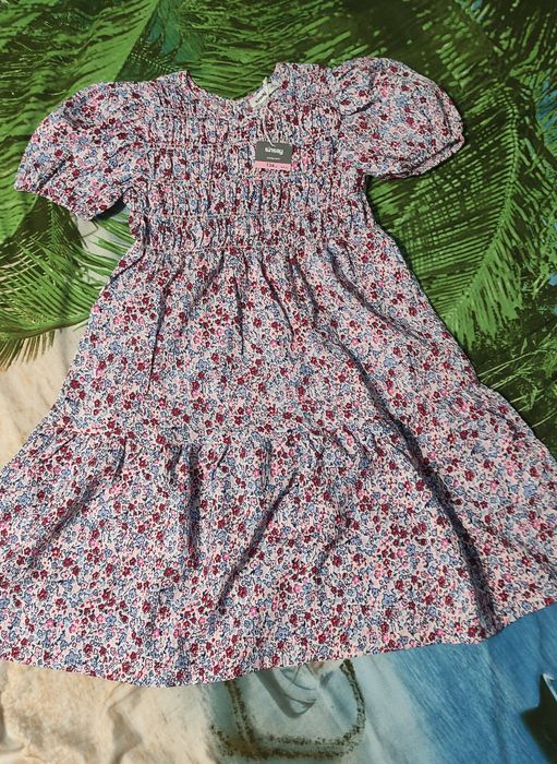 Rochie noua cu eticheta, 134, 8-9 ani 
Marca sinsay
Preț 25 lei