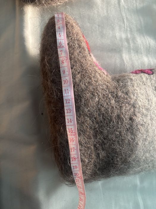 Продам валенки на девочку 4-6 лет