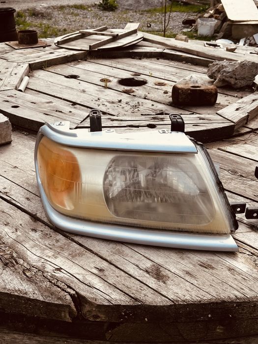 Блок фары Mitshubisi Pajero