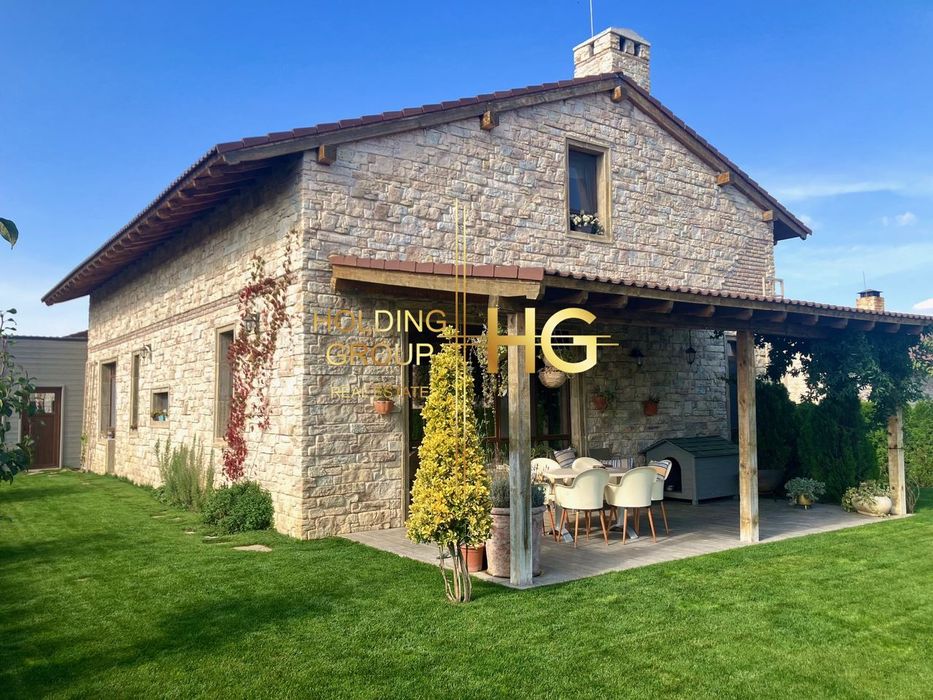 Къща в Варна, област-с.Приселци площ 340 цена 527000