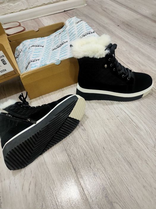 Зимние ботинки женские