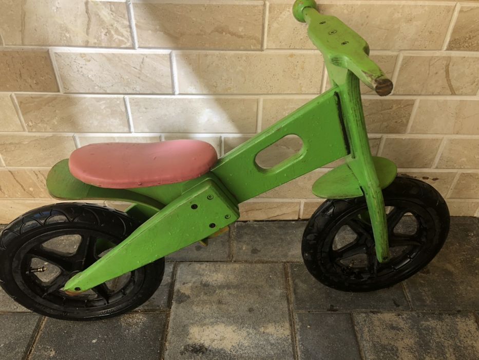Bicicleta  fara pedale din lemn