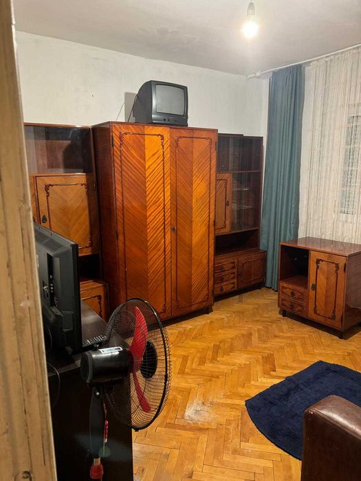 apartament 3 camere decomandat de inchiriat