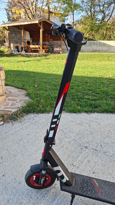 Електрическа тротинетка Aprilia