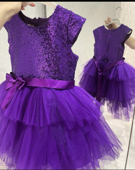 Продам нарядные платья