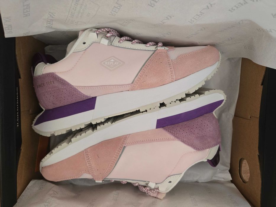 Нови дамски маратонки Replay