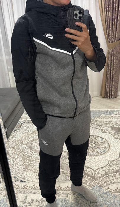 Nike Tech Fleece