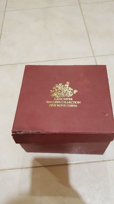 Уникален порцеланови марков сервиз за чай или кафе чисто нов маркиран