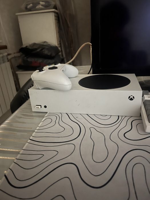 Xbox series s с джостиком