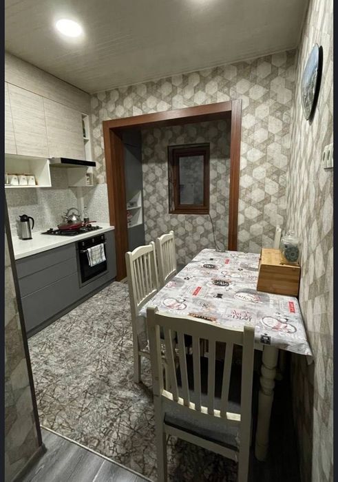 Юнусабад 4..  4/4/4, 82м²