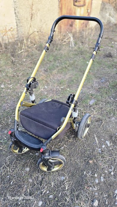 Продам детскую коляску 3 в 1