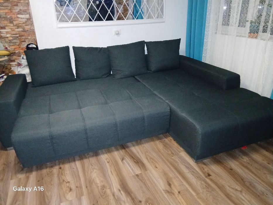 Vând colțar enxtesibil cu lada