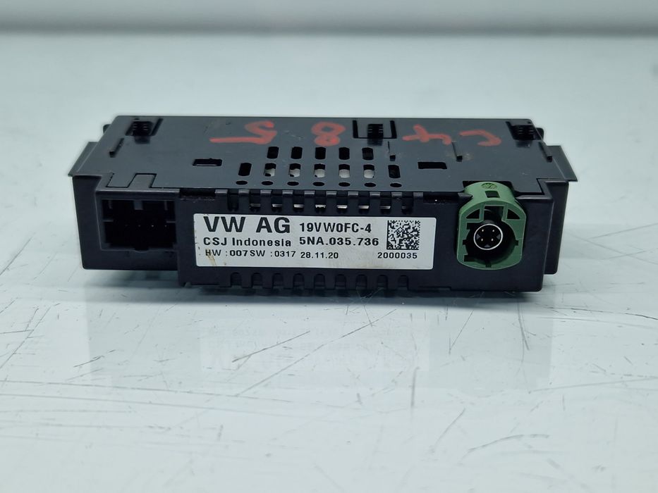 Conector auxiliar USB Volkswagen Touran (5T1) R-line [Fabr 2015-preze