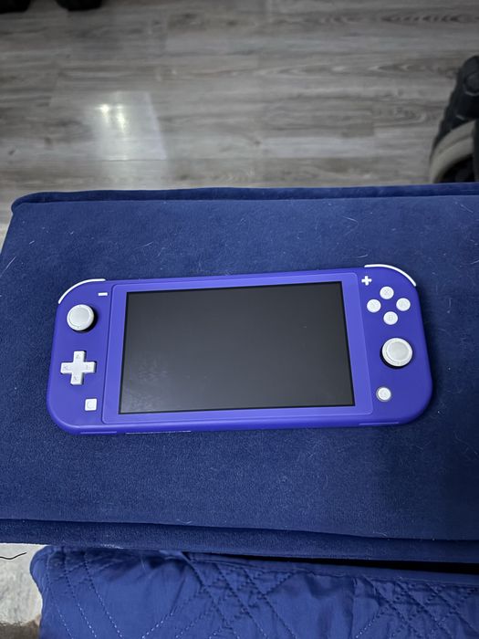 Продам nintendo switch lite