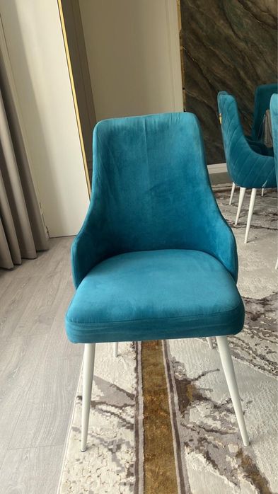 Стулья 24 штук в гостиную