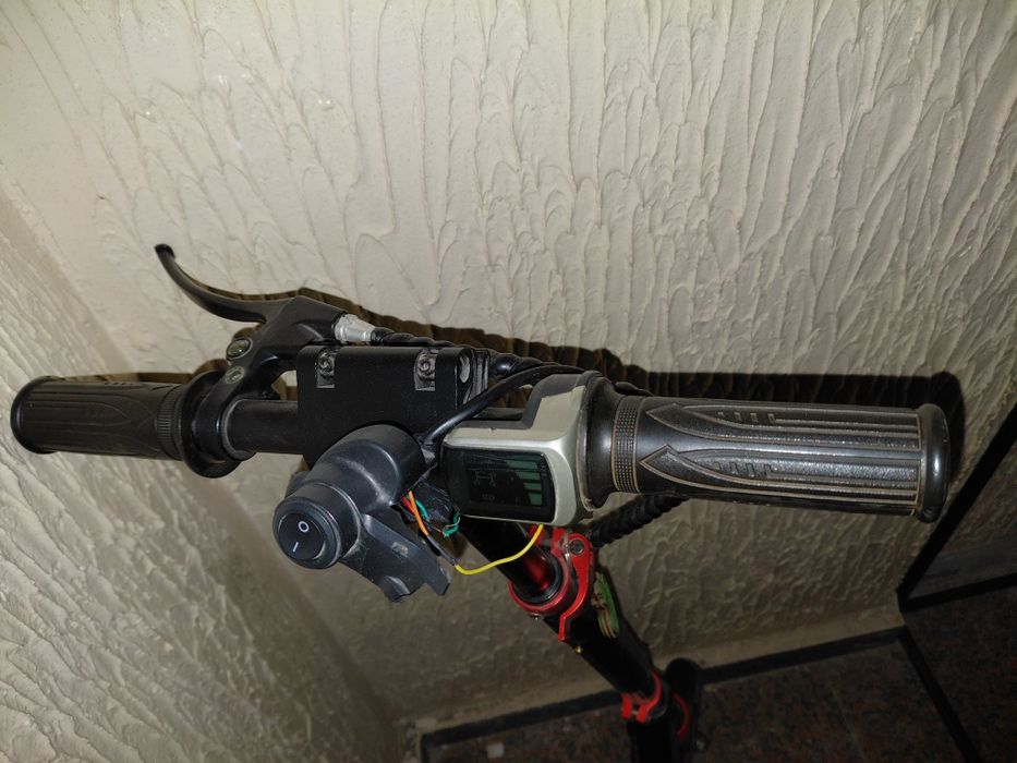 Продам электросамокат