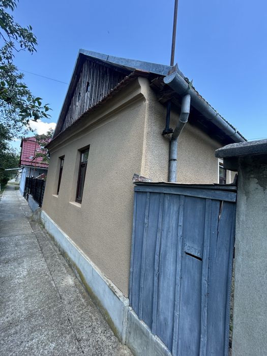 Vand Casa cu curte si gradina