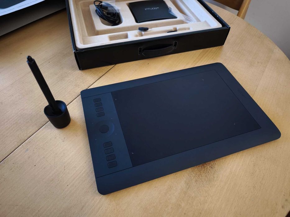 графичен таблет Wacom Intuos Pro M  /PTH-651-ENES/