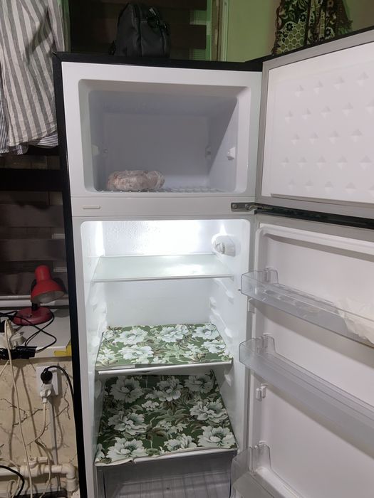 Продается Холодильник в идельном состоянии, Стиральная Машинка, Шкаф