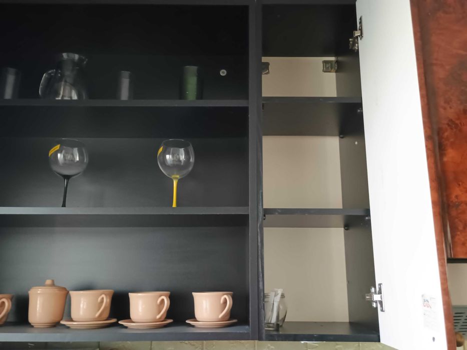 Модулна кухня с умивалник и абсорбатор