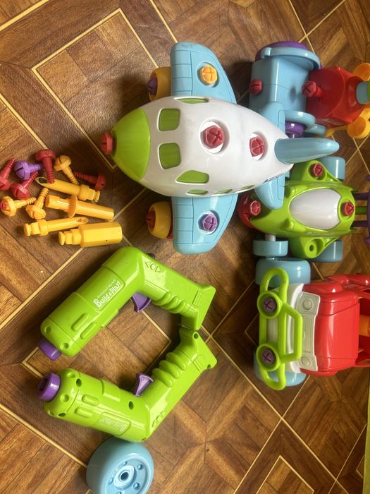 Продам два конструктор со шруповертом