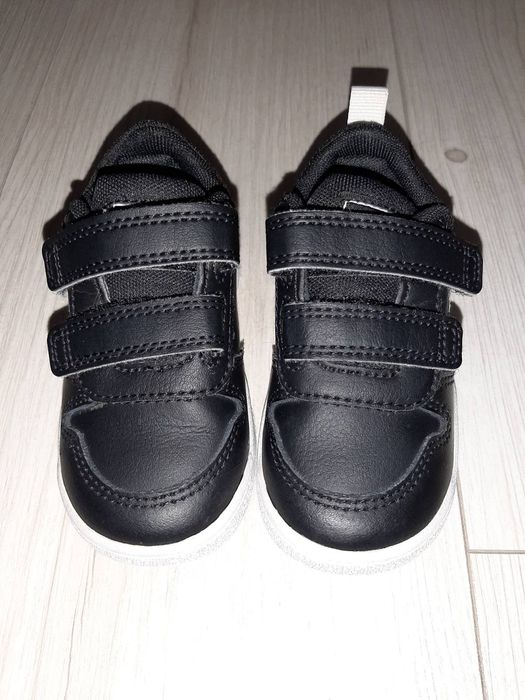 Маратонки и обувки 20 номер