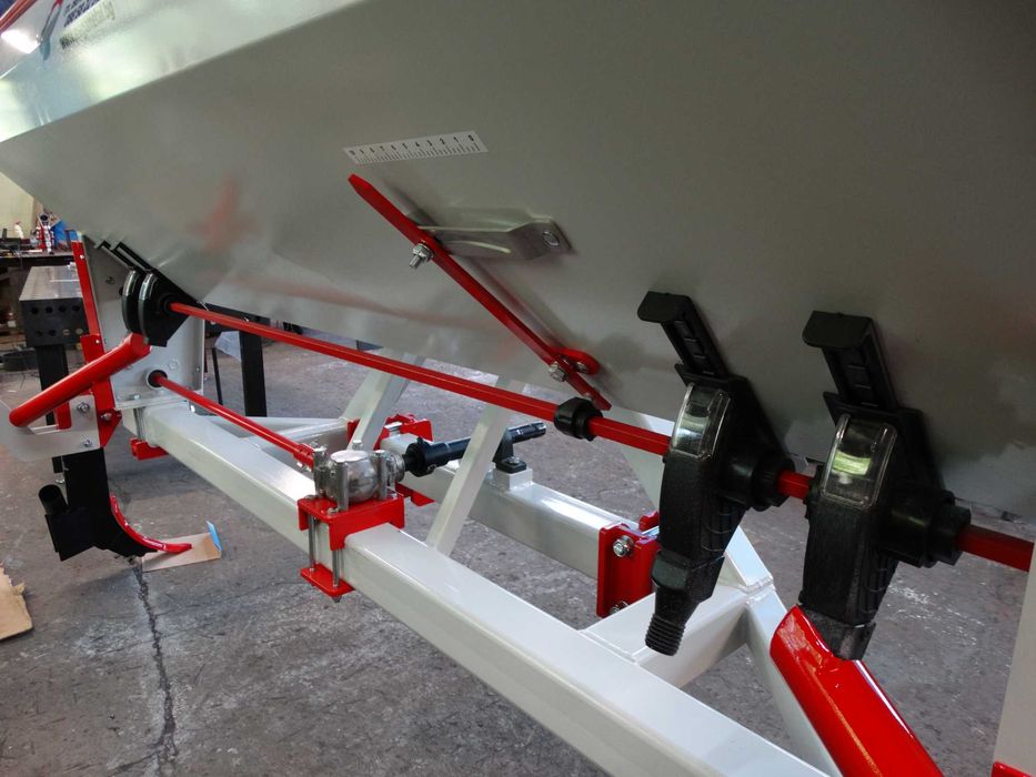 Торачка със продълбочител от 2.6м. до 4.2м.