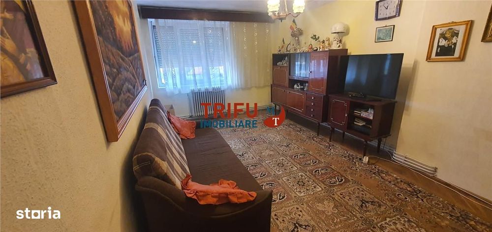 Apartament cu 4 camere de vanzare zona Centru