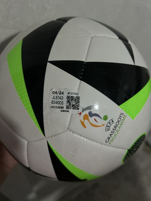 Продам Футбольный мяч