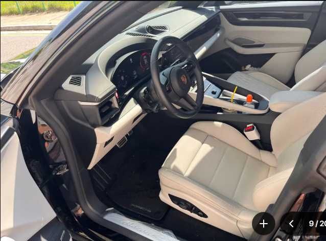 Porsche Macan EV