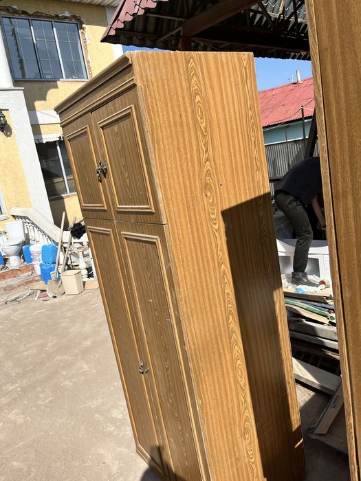 Продам шкаф хороший