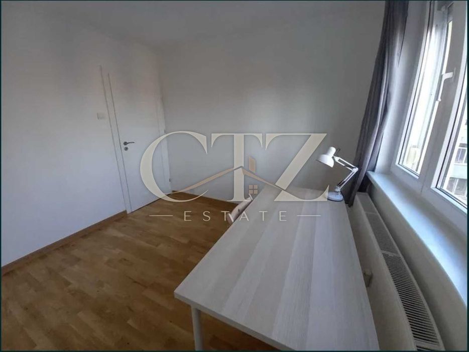 Apartament de închiriat, 3 camere cu loc de parcare propriu, Domenii