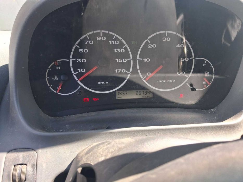 Продавам Бус пежо боксер