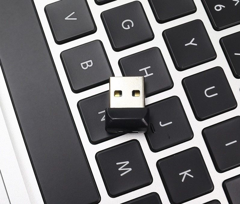 Флашка - USB 2.0 и един micro USB (OTG) 16 GB