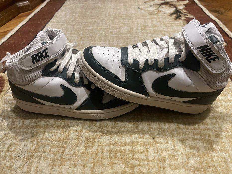 Adidași nike inalți